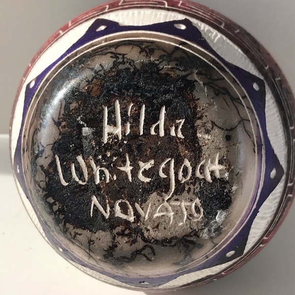 Navajo Hilda Whitegoat small pottery piece - Picture 3 of 6